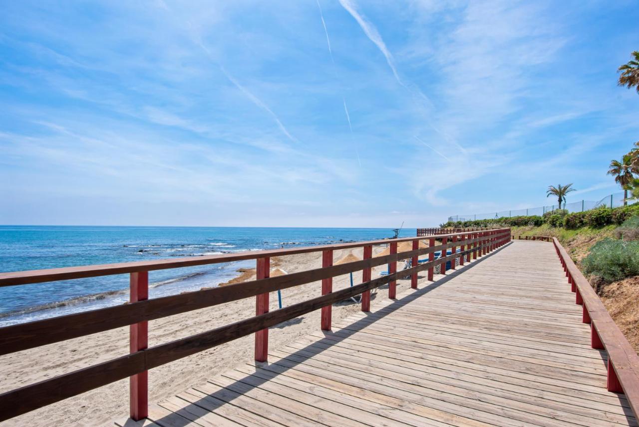 Frontline Beach Apartment Miraflores Sitio de Calahonda المظهر الخارجي الصورة