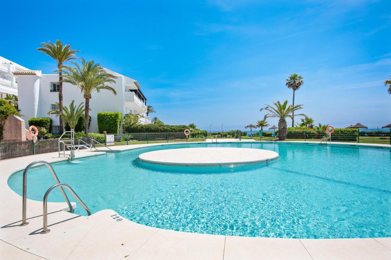 Frontline Beach Apartment Miraflores Sitio de Calahonda المظهر الخارجي الصورة
